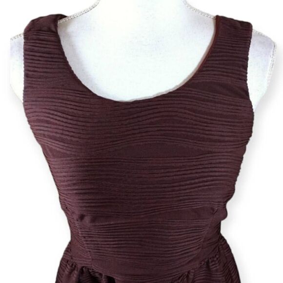 REWIND BURGUNDY TEXTURED DRESS SZ.M EUC. - Picture 2 of 6